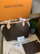 Louis Vuitton Neverfull PM Monogram Canvas front view M46979