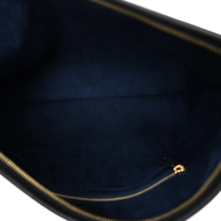 Replica Handbags: Louis Vuitton Black Empreinte CarryAll MM - Image 3