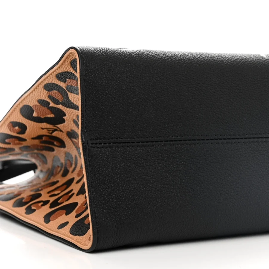 Mirror Quality Replica Louis Vuitton Wild at Heart OnTheGo MM - Image 3