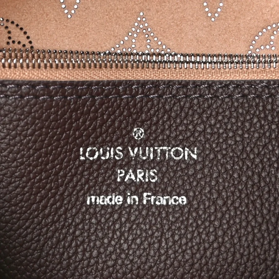 Louis Vuitton Mahina Carmel Hobo in Chocolate - Image 4