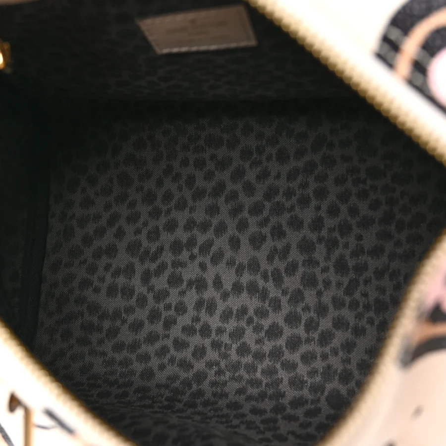 High-End Louis Vuitton Speedy Replica with Gold Hardware - Image 4