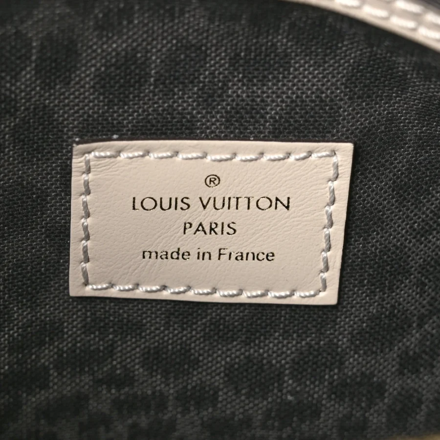 High-End Louis Vuitton Speedy Replica with Gold Hardware - Image 3