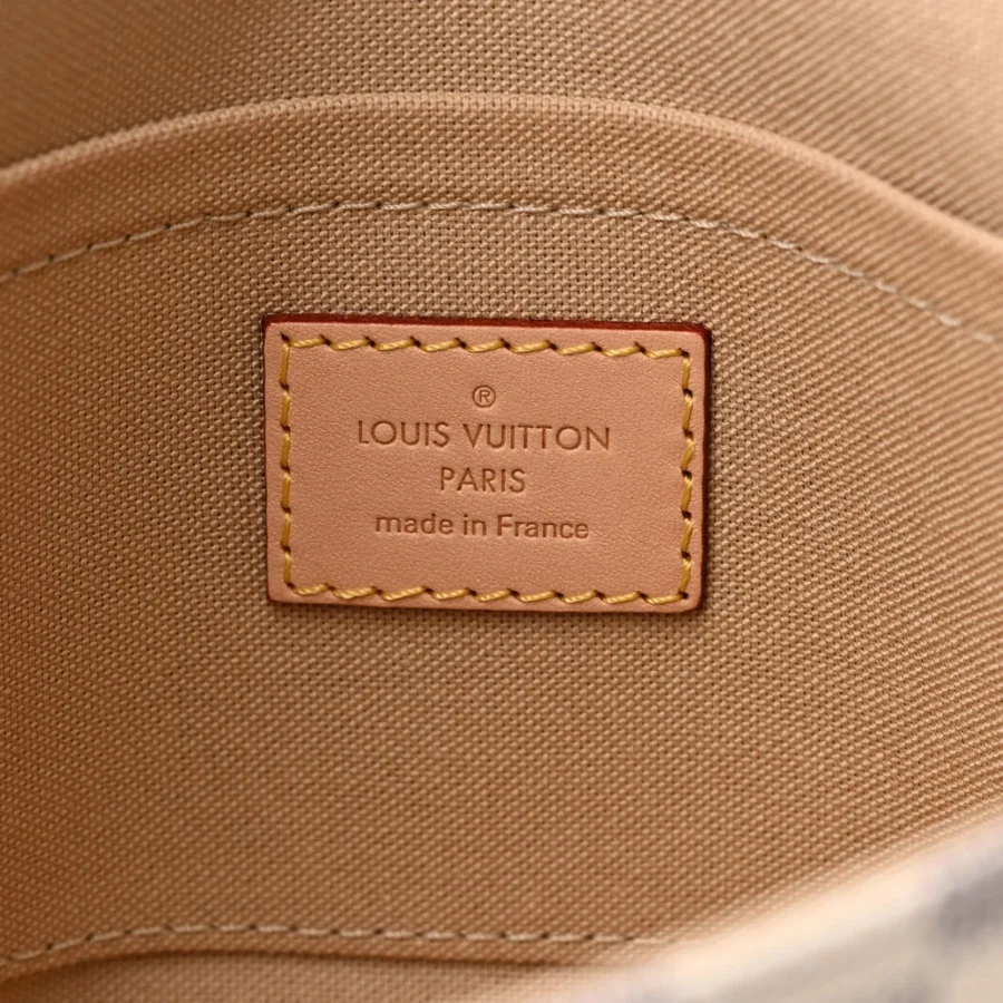 Discover the Best Louis Vuitton Damier Azur MM Mirror Replica Today - Image 3