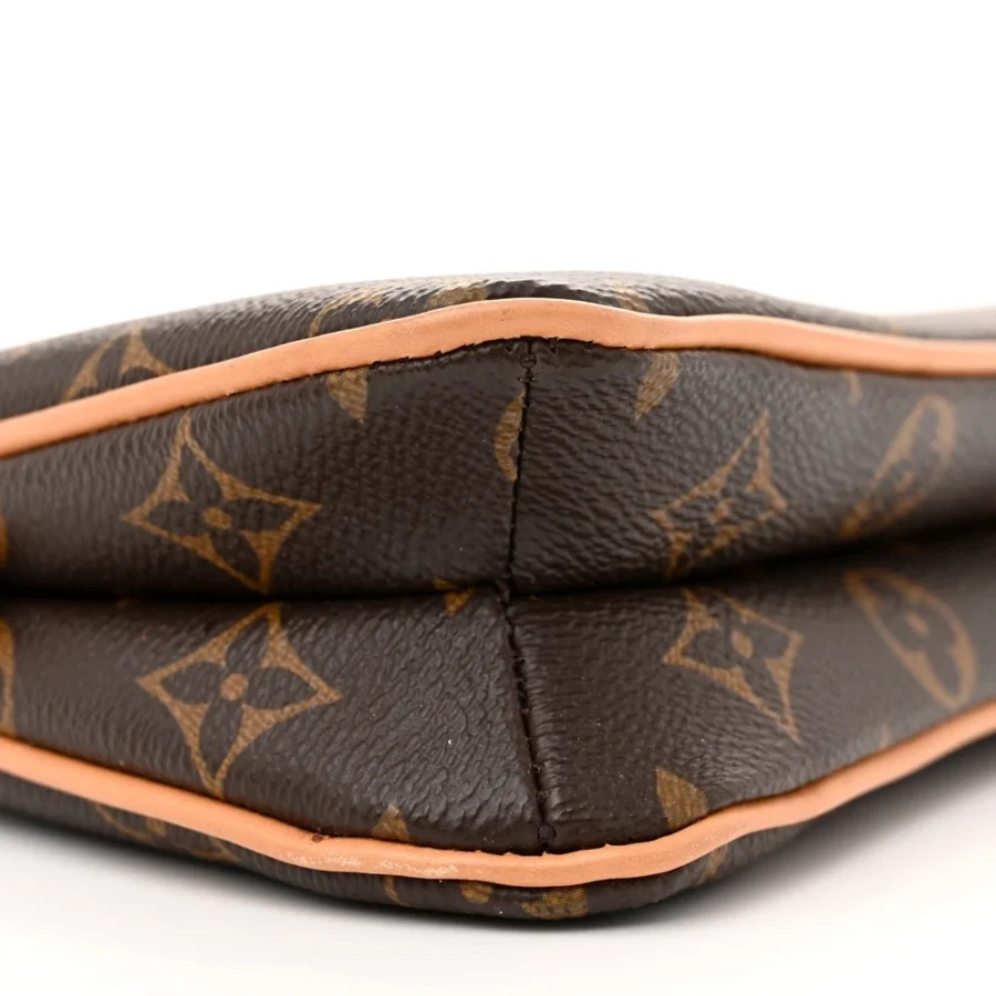 High-end LV Liv Pochette PM Replica – Gold Hardware Perfection - Image 3