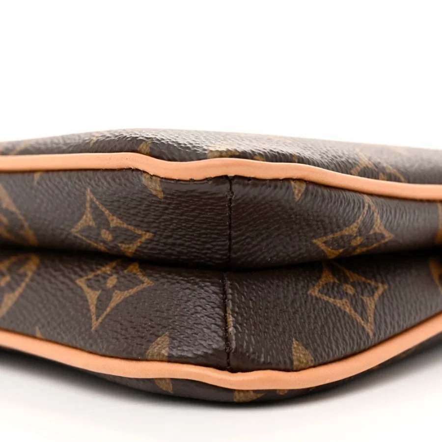 High-end LV Liv Pochette PM Replica – Gold Hardware Perfection - Image 2