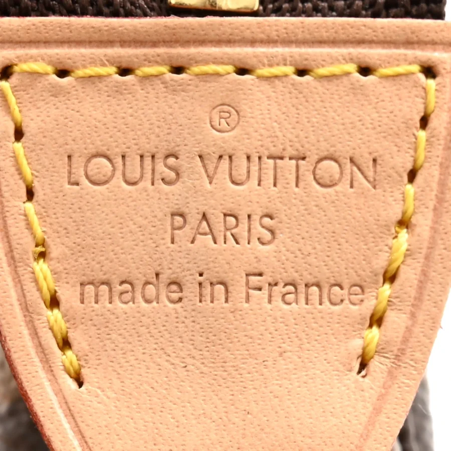 Mirror-Quality Louis Vuitton Monogram Pochette BB Replica - Image 2