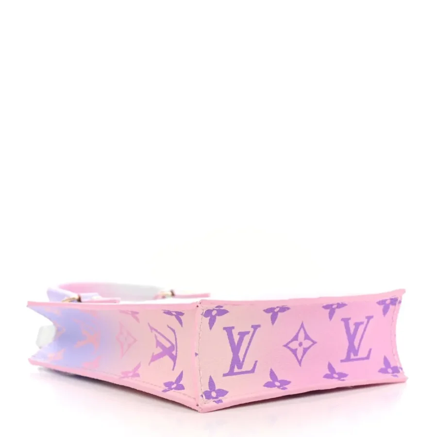 Superfake Handbags: Louis Vuitton Taigarama Duo Slingbag MM Replica - Image 7