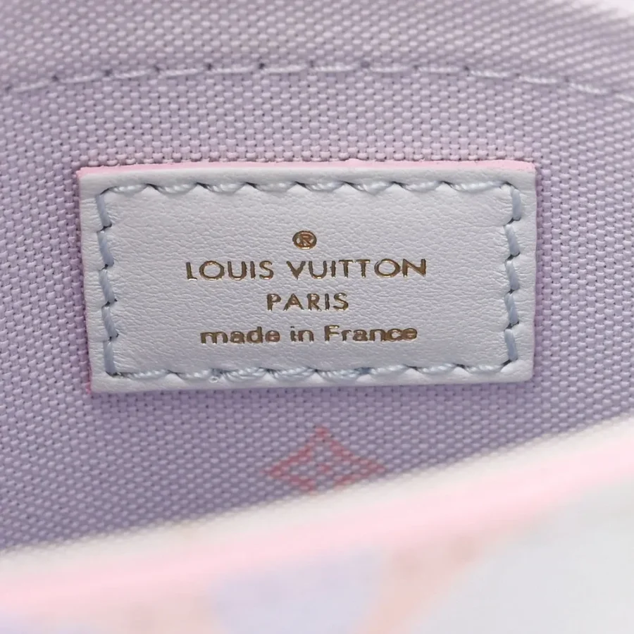Superfake Handbags: Louis Vuitton Taigarama Duo Slingbag MM Replica - Image 4