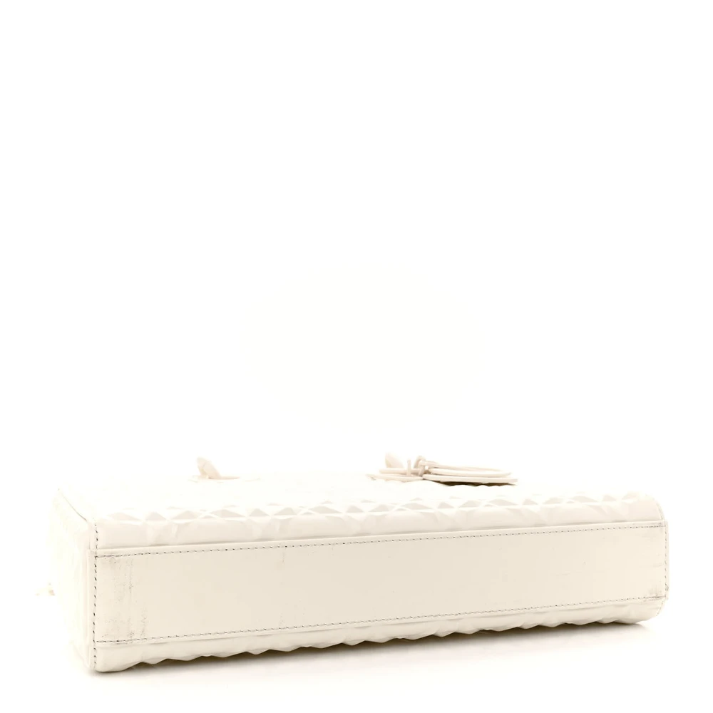 Bottom view of the Medium Lady D-Joy bag showing the Cannage calfskin leather base