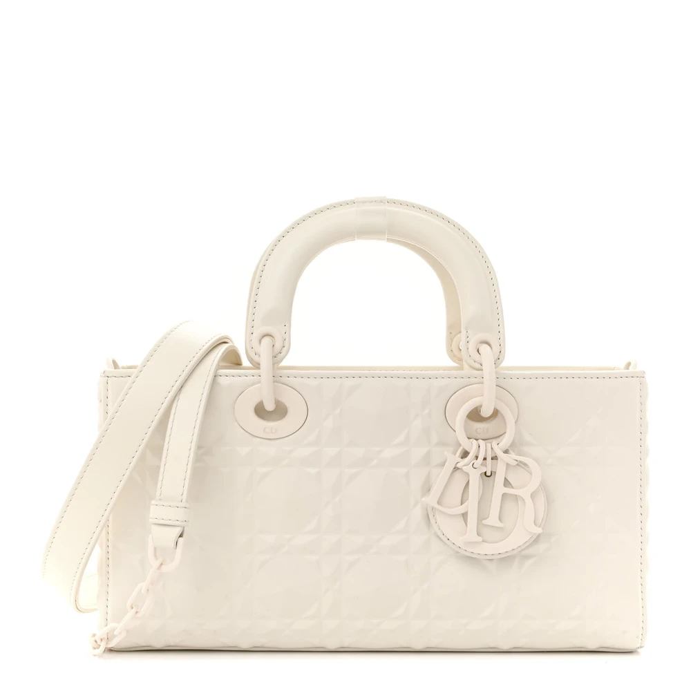 Front view of the latte Cannage calfskin Medium Lady D-Joy bag