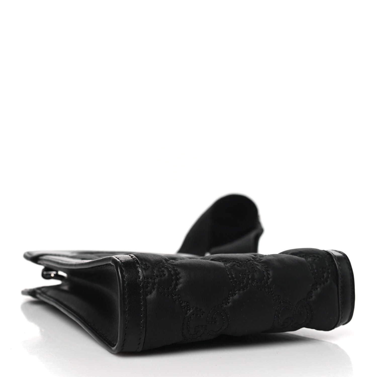 Bottom hardware of Gucc! Top slip Bag