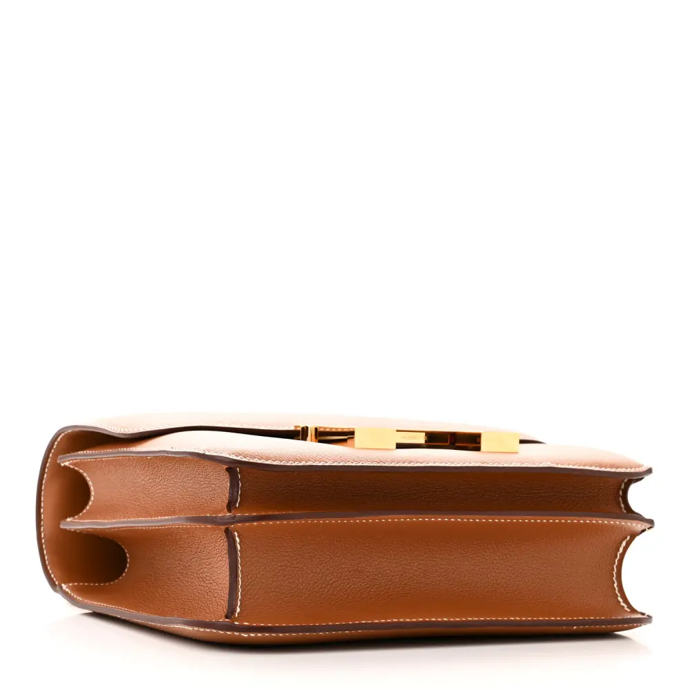 Bottom view of the brown Evercolor leather Herme$ Constance 24