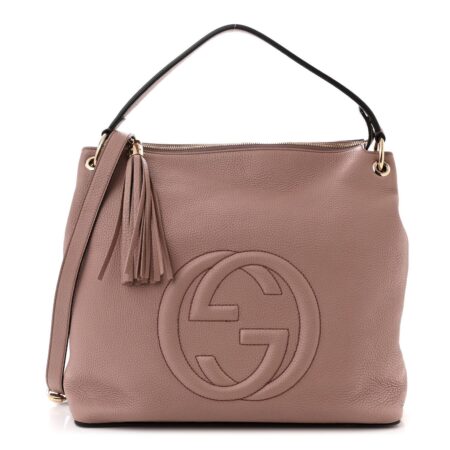 Front view of the Camelia beige Gucc! Soho Hobo with stitched GG logo
