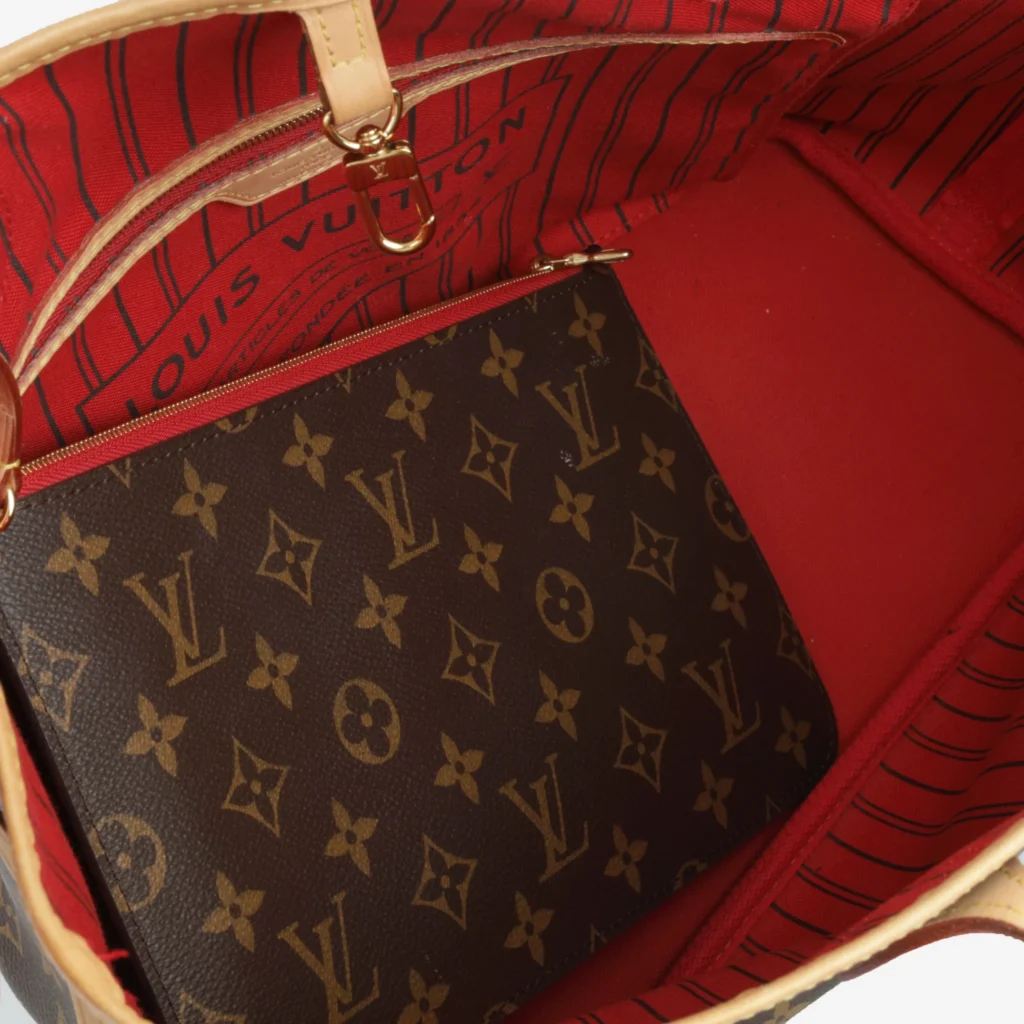 LV Neverfull MM High quality super clone bags interior showing correct deep cherry red lining